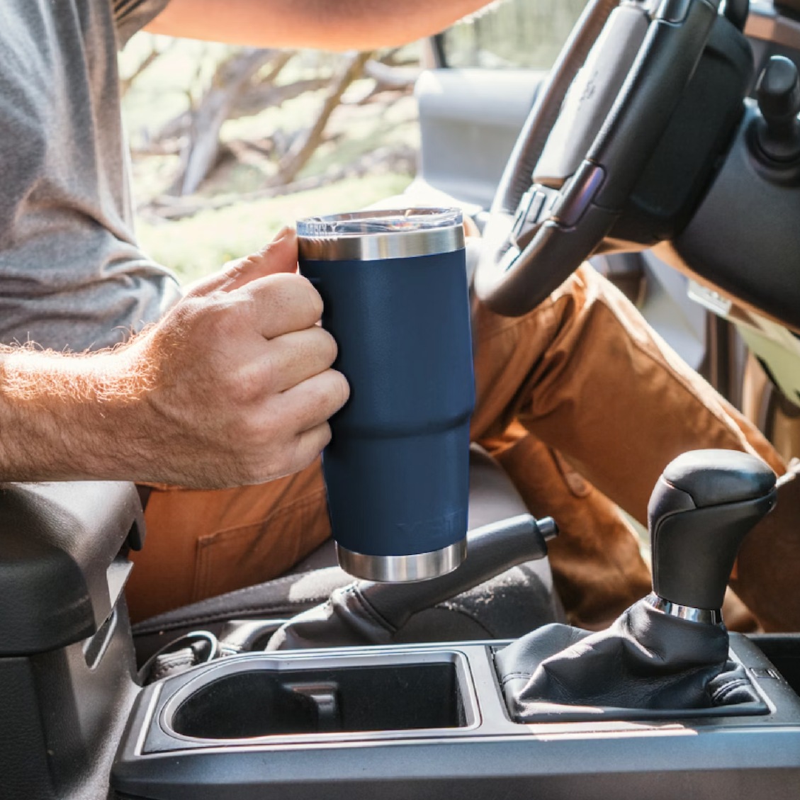 YETI RAMBLER TRAVEL MUG